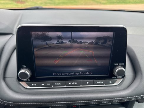 Used 2024 Nissan Rogue S image 10