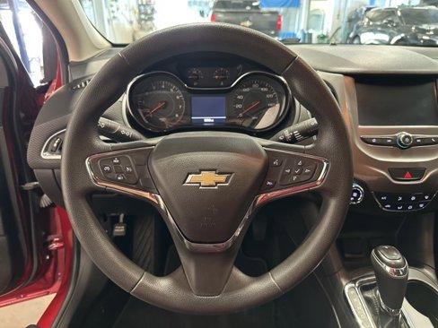 Used 2017 Chevrolet Cruze LT image 15