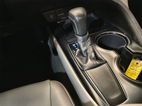 Used 2018 Toyota Camry SE image 14