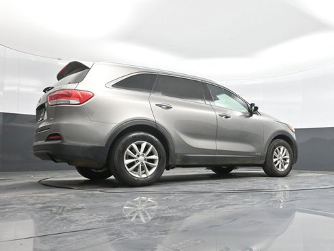 Used 2018 Kia Sorento LX image 37