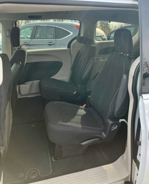 Used 2022 Chrysler Voyager LX image 13