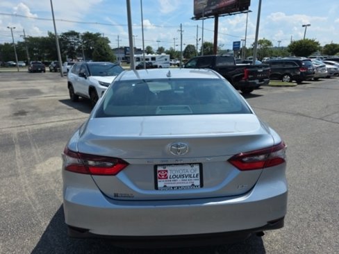 Used 2024 Toyota Camry LE image 4