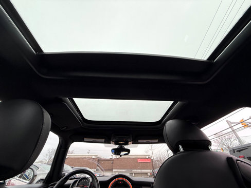 Used 2015 MINI Cooper 2-Door Hardtop w/ Premium Package image 14