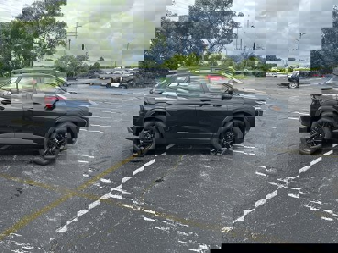 New 2025 Chevrolet Trax ACTIV w/ Sunroof Package image 4