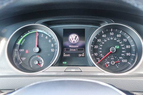 Used 2017 Volkswagen e-Golf SE image 24