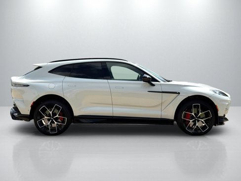 Used 2025 Aston Martin DBX 707 image 8