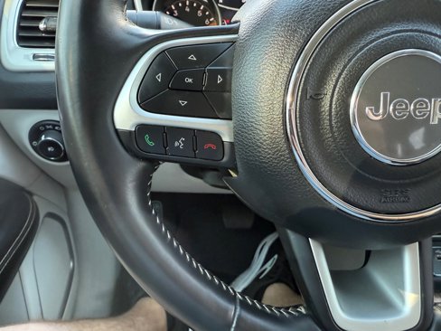 Used 2019 Jeep Compass Latitude w/ Popular Equipment Group image 27