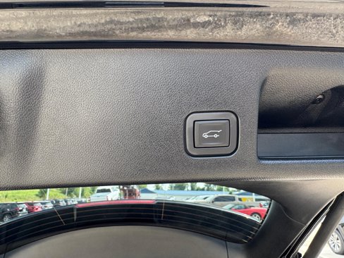 Certified 2024 Chevrolet Equinox EV RS image 17