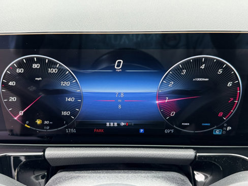 New 2025 Mercedes-Benz GLA 250 image 12
