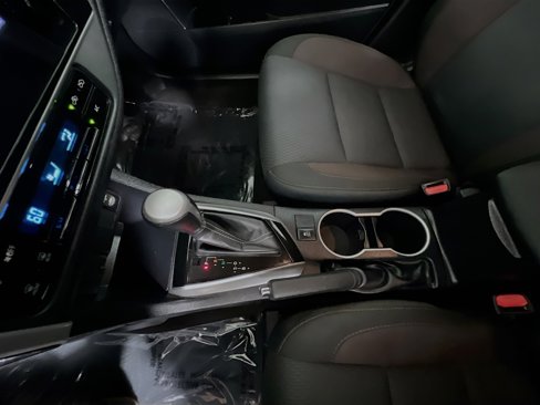 Used 2019 Toyota Corolla LE image 23