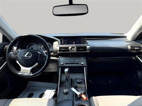 Used 2016 Lexus IS 200t image 29