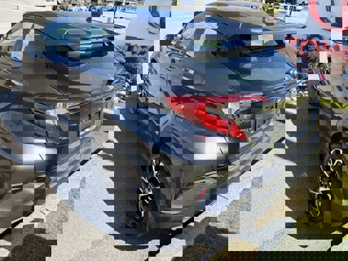 Used 2022 Toyota C-HR XLE image 4