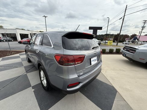 Used 2020 Kia Sorento LX image 7