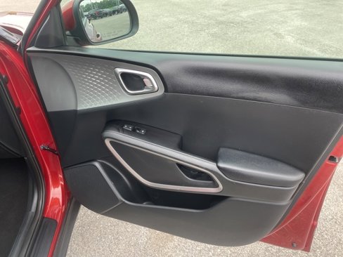 Used 2023 Kia Soul LX w/ LX Technology Package image 39