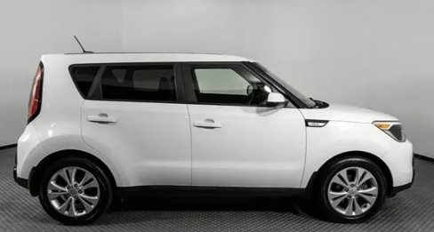 Used 2023 Kia Soul LX image 3