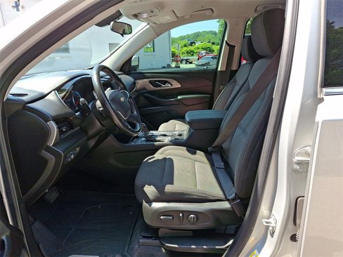 Used 2020 Chevrolet Traverse LT image 11