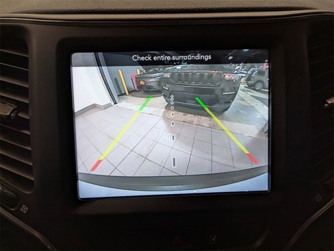 Used 2022 Jeep Cherokee Latitude Lux w/ Sun & Sound Group image 17