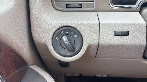 Used 2012 Lincoln Navigator 4WD image 46