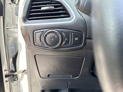 Used 2022 Ford Edge SE w/ Black Appearance Package image 30