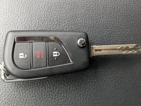 New 2025 Toyota RAV4 LE image 32