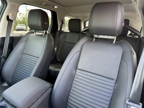 New 2025 Land Rover Discovery Sport S image 20