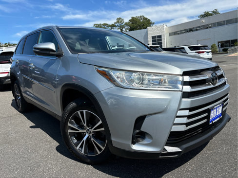 Used 2019 Toyota Highlander LE image 2