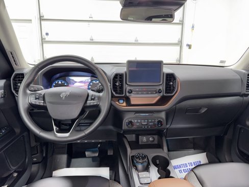 Used 2024 Ford Bronco Sport Outer Banks image 9