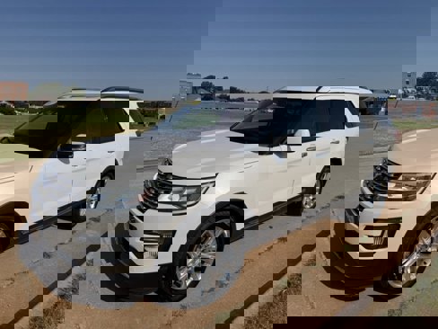 Used 2017 Ford Explorer Limited image 7