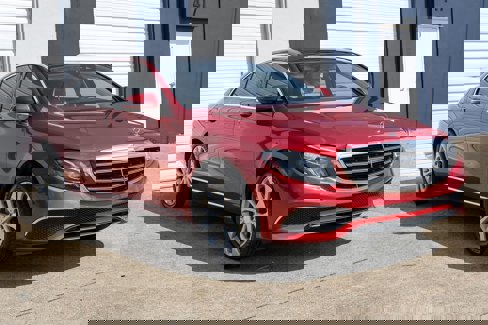 Used 2017 Mercedes-Benz E 300 4MATIC image 6