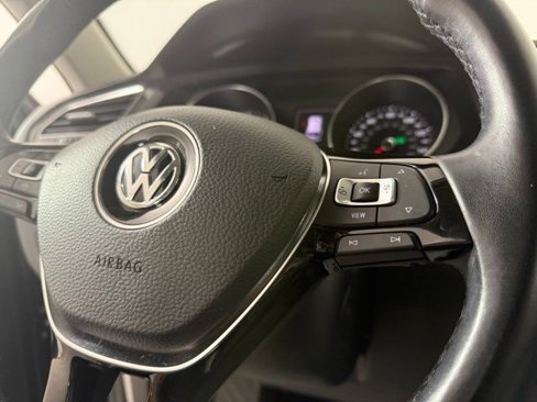 Used 2019 Volkswagen Tiguan SE w/ Panoramic Sunroof Package image 19