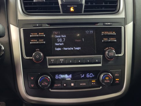 Used 2016 Nissan Altima 2.5 SV image 25