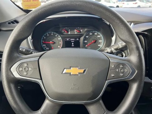 Used 2021 Chevrolet Traverse LS image 18