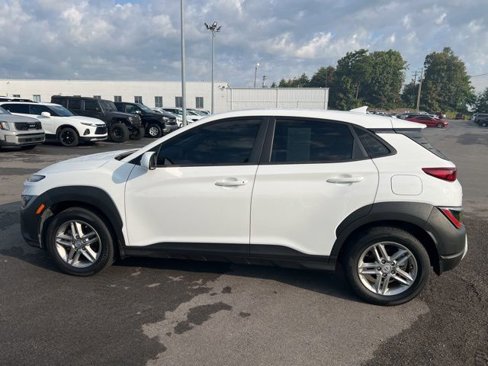 Used 2022 Hyundai Kona SE image 2