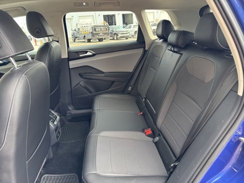 Used 2022 Volkswagen Taos SE w/ Panoramic Sunroof Package image 31