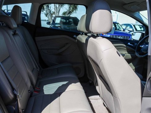 Used 2016 Ford C-MAX Energi SEL image 18