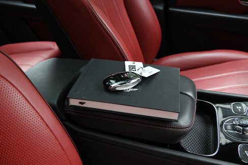 Used 2021 Bentley Bentayga image 26