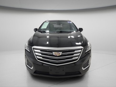 Used 2017 Cadillac XT5 FWD image 2