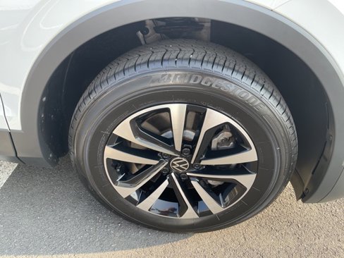 Certified 2024 Volkswagen Tiguan S image 11