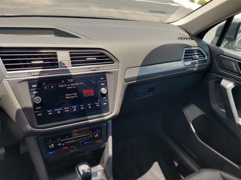 Used 2022 Volkswagen Tiguan SE image 21