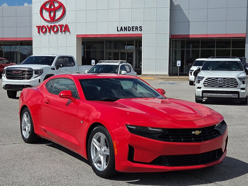 Used 2020 Chevrolet Camaro LT image 1