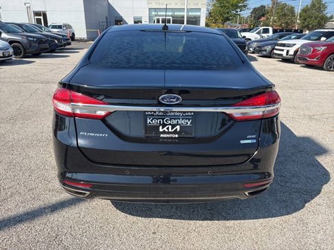 Used 2017 Ford Fusion SE w/ Fusion SE Technology Package image 6