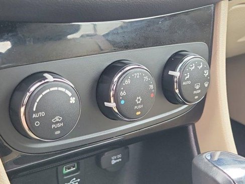 Used 2013 Chrysler 200 Limited image 15