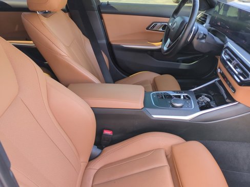 Used 2023 BMW 330i Sedan w/ Convenience Package image 19