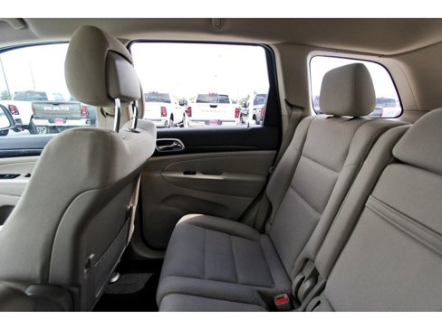 Used 2021 Jeep Grand Cherokee Laredo w/ Security & Convenience Group image 14