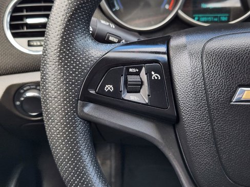 Used 2015 Chevrolet Cruze LT image 23
