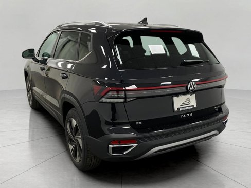 New 2025 Volkswagen Taos SE image 23