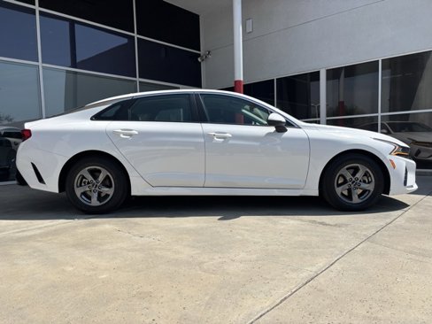 Used 2023 Kia K5 LXS image 2