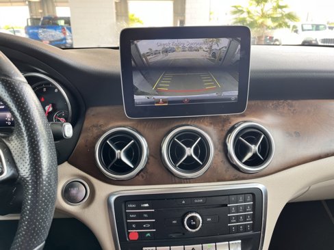 Used 2018 Mercedes-Benz GLA 250 image 12