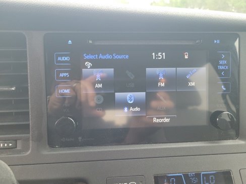 Used 2015 Toyota Sienna LE image 29
