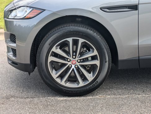 Used 2020 Jaguar F-PACE Premium image 35
